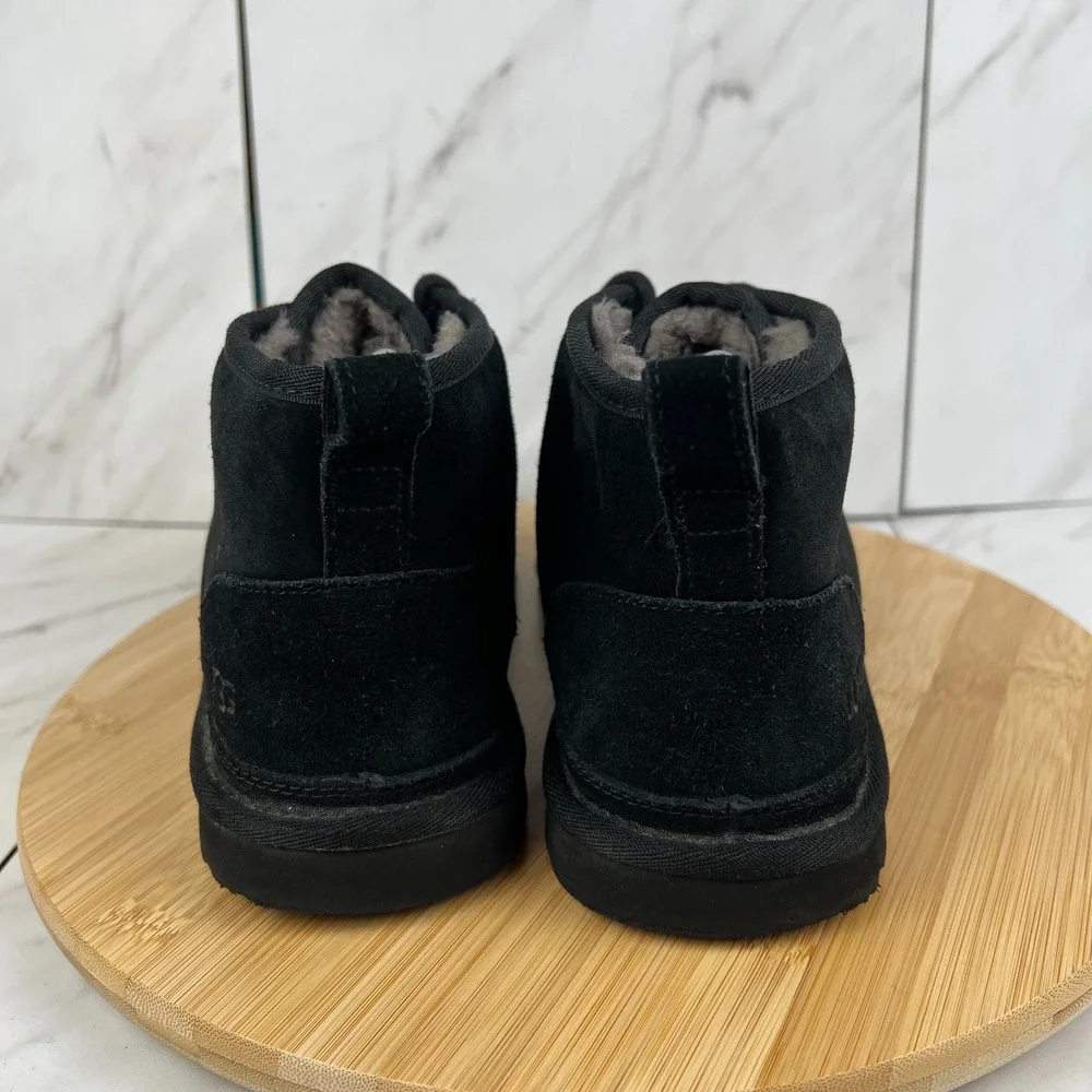 Ugg Neumel Mens Size 8 Black Suede Shearling Lined Chukka Boots Shoes